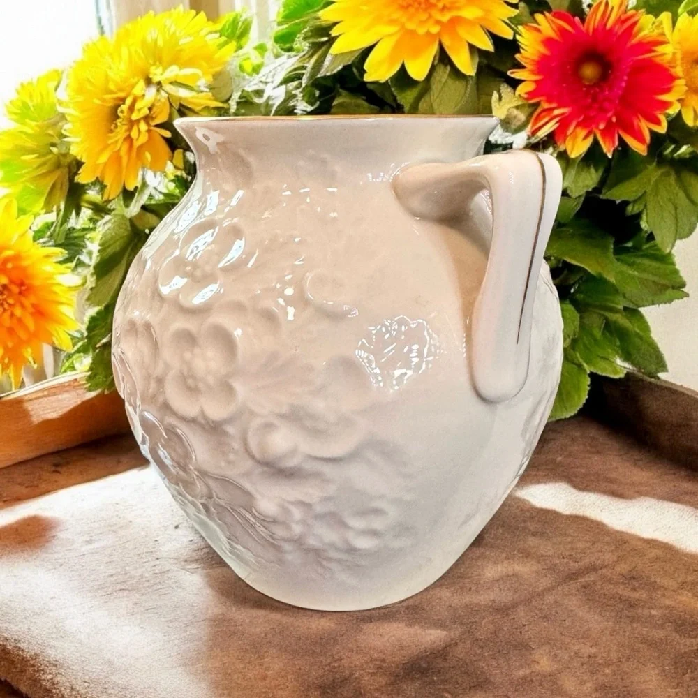 Lenox Dogwood Blossom Porcelain Ivory With 24k Gold Trim Double Handle Vase